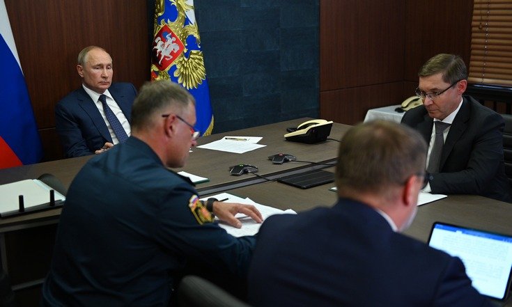 Президент Российской Федерации Владимир Путин с рабочей поездкой прибыл в Уральский федеральный округ