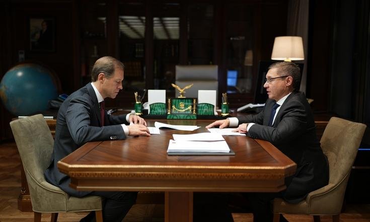 Владимир Якушев встретился с Министром промышленности и торговли Российской Федерации Денисом Мантуровым
