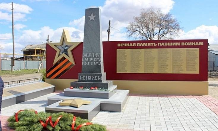 ГФИ по Курганской области Артём Пушкин посетил ряд мемориальных комплексов в Шадринском районе