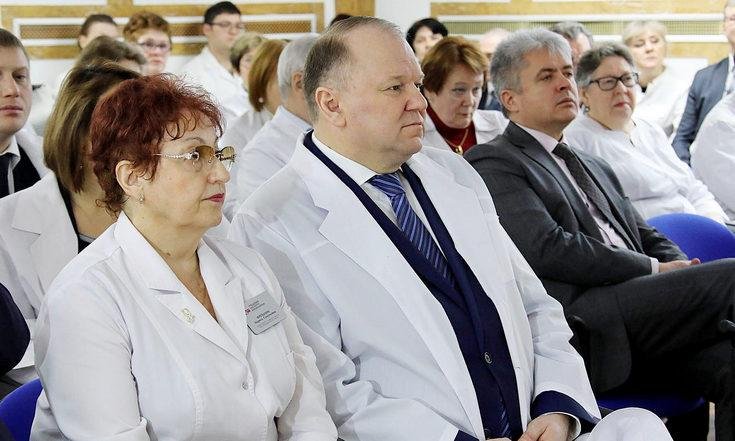 Николай Цуканов в ходе посещения Уральского института кардиологии провел совещание о состоянии здравоохранения Свердловской области