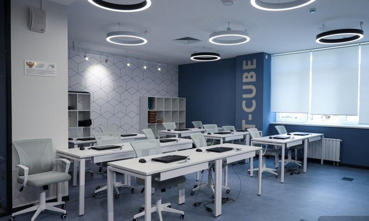 Арамильские школьники получили один из самых современных центров для углублённого обучения информационным технологиям «IT-куб»