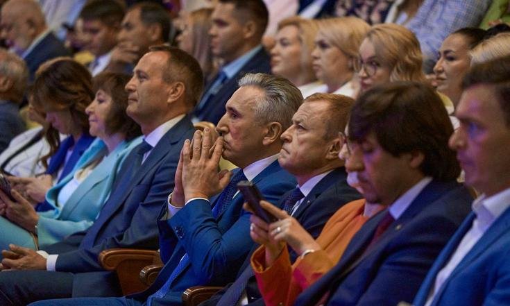 В Тюмени открыли XIII бизнес-форум «Слёт успешных предпринимателей»