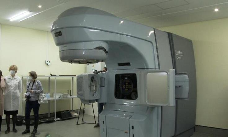 Линейный ускоритель для радиотерапии установили в Медицинском городе в Тюмени