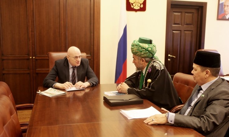 Помощник полпреда А.Березовский встретился с главным муфтием Уральского федерального округа