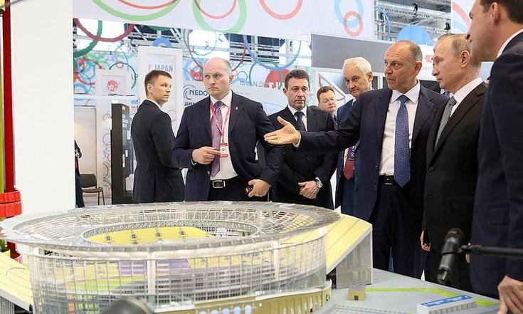 Игорь Холманских вместе с Президентом Российской Федерации Владимиром Путиным посетил международную выставку ИННОПРОМ-2017
