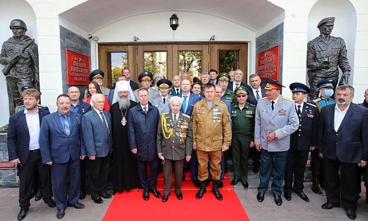 Церемония торжественного открытия памятника «Преемственность поколений»