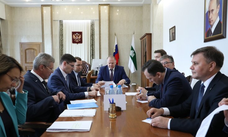 Николай Цуканов провел совещание с губернатором Курганской области и представителями компании «Аэрофьюлз групп»