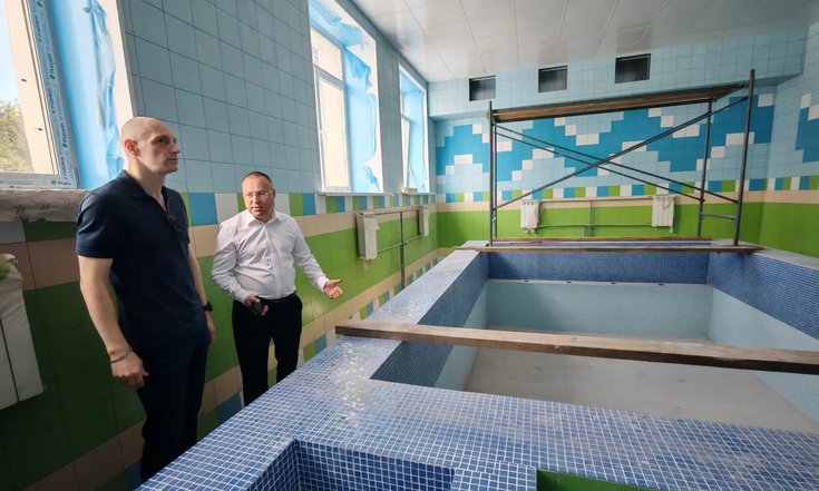 Осмотр хода ремонта детской поликлиники в Екатеринбурге
