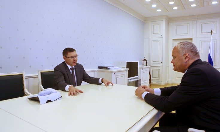 Рабочая встреча Владимира Якушева с представителем «РЖД» Юрием Нагорных
