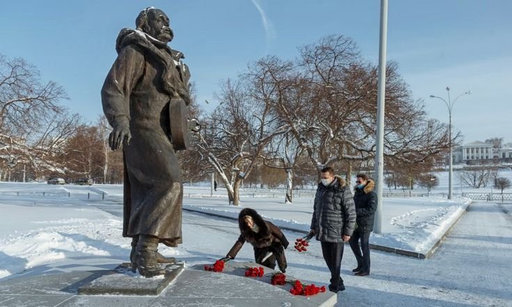 В день 80-летия народного артиста СССР Владимира Мулявина в Екатеринбурге и Минске прошли памятные мероприятия