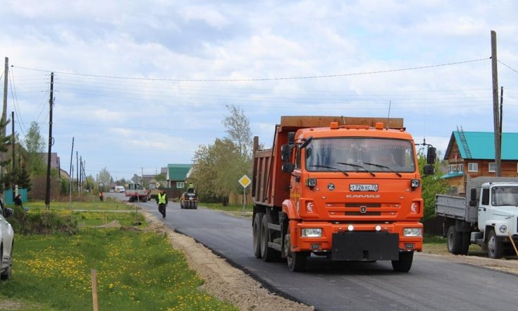 Строительство трех улиц ведется в рамках нацпроекта "Безопасные качественные дороги" в с. Каменка Тюменского района