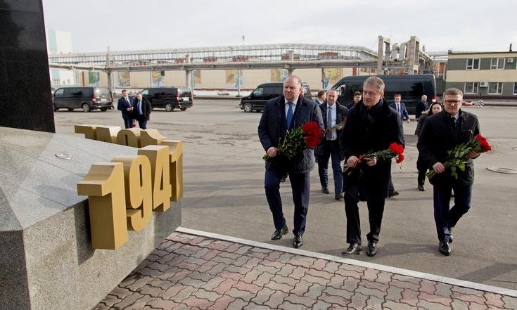 Николай Цуканов вместе с губернатором Челябинской области Алексеем Текслером побывал на Челябинском цинковом заводе