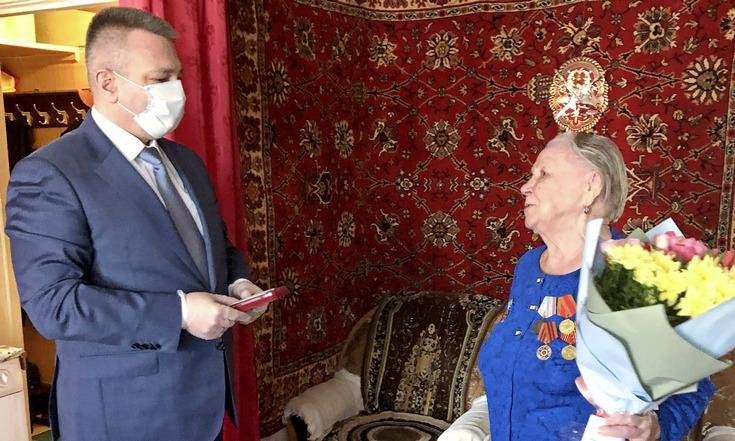 Вручение юбилейных медалей «75 лет Победы в Великой Отечественной войне 1941-1945 г.г.» жителям Екатеринбурга