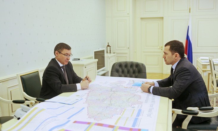 Владимир Якушев провел рабочую встречу с начальником управления федеральных автомобильных дорог «Южный Урал» Сергеем Бойко