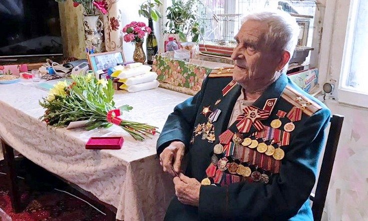Вручение юбилейных медалей «75 лет Победы в Великой Отечественной войне 1941-1945 г.г.» жителям Екатеринбурга