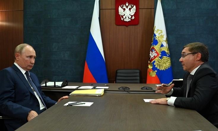 Рабочая встреча Владимира Путина с полпредом Президента России Владимиром Якушевым