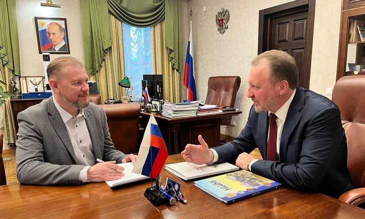 Борис Кириллов провёл встречу с атаманом Оренбургского войскового казачьего общества