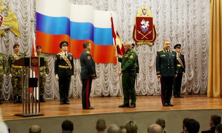 Игорь Холманских принял участие в торжественной церемонии передачи личного штандарта командующего Уральским округом национальной гвардии Российской Федерации