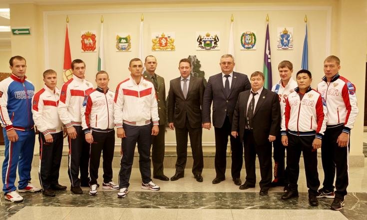 Игорь Холманских встретился с победителями Чемпионата мира по самбо 2017 года