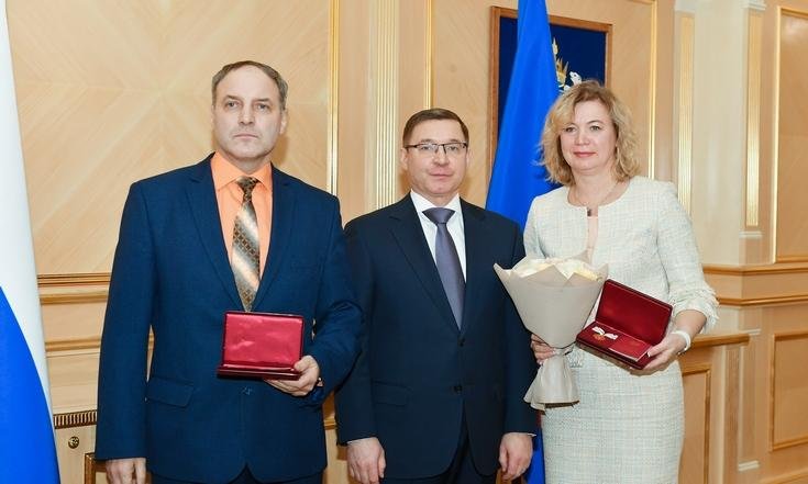 Владимир Якушев вручил государственные награды жителям Ямала