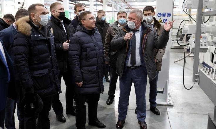 Владимир Якушев посетил завод по производству полистирольной пленки