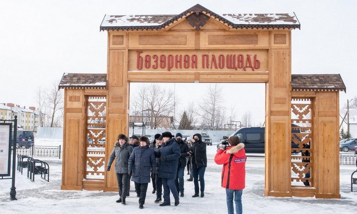 Владимир Якушев и Александр Моор побывали на Базарной площади Тобольска