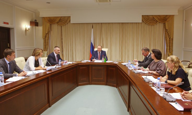 Николай Цуканов провел рабочее совещание по реализации национальных проектов в регионах Уральского федерального округа