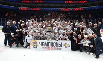 Владимир Якушев поздравил хоккейный клуб «Металлург» с победой в Континентальной хоккейной лиге
