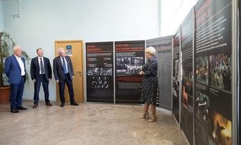 В УрФУ открылась выставка «Обыкновенный нацизм»